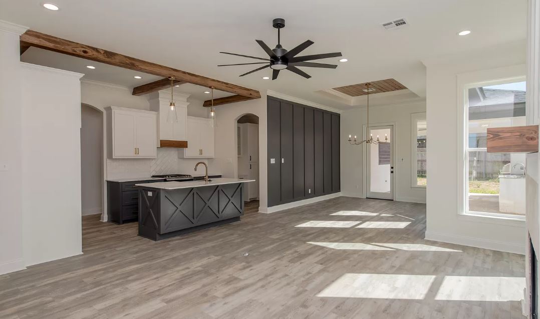 124 Lakes Edge – Kitchen